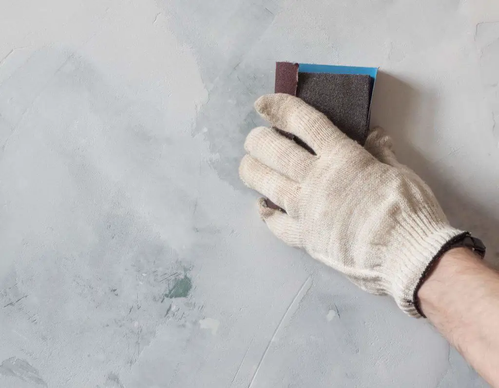 Smooth your Walls Using Sandpaper