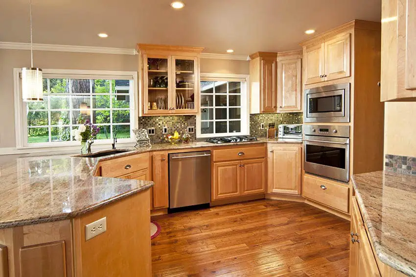 Backsplashes for Honey Oak Cabinets