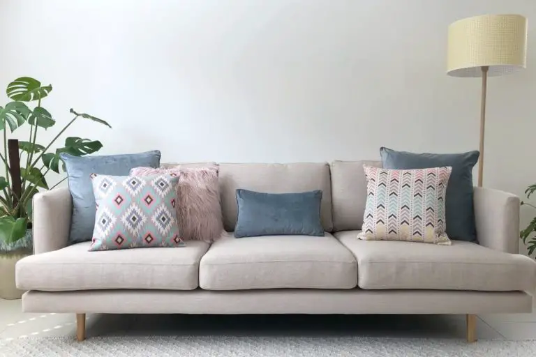How to Match Cushions to Sofa?