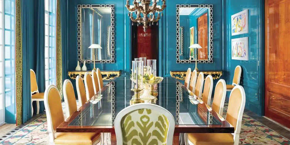 Hang several mirrors together to produce a dramatic effect Modern Dining Room Mirror Design Ideas