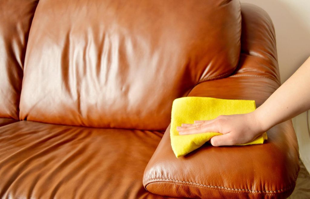 Wipe Away Extra Oil with A Clean Cloth