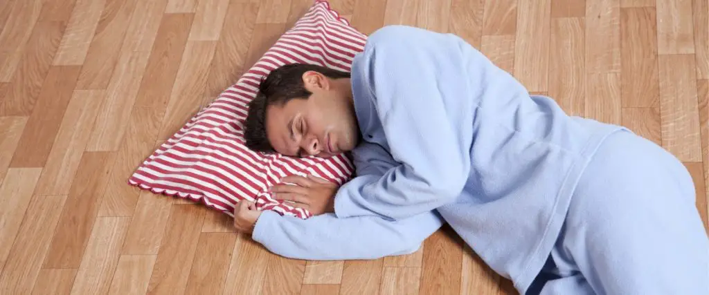 Side sleeper: Is Sleeping on the Floor Good for You?