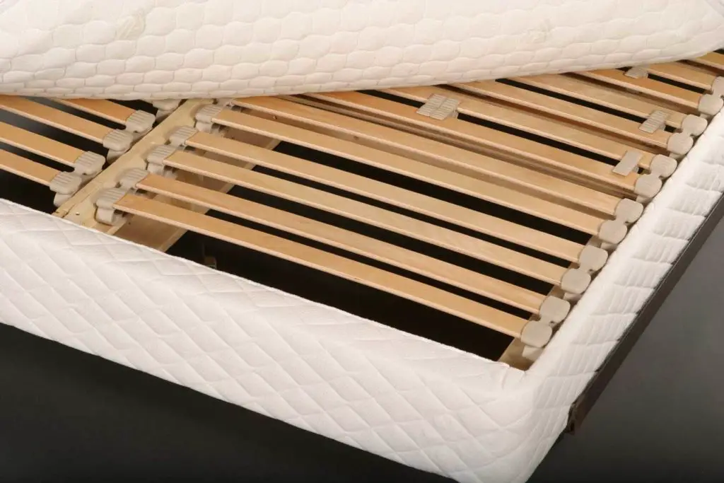 Box Spring Alternatives for a Healthy Natural Rest! (7+ Solutions)